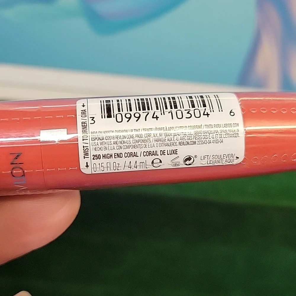 Revlon Kiss Cushion Lip Tint 4.4ml New Sealed Tube - 250 High End Coral